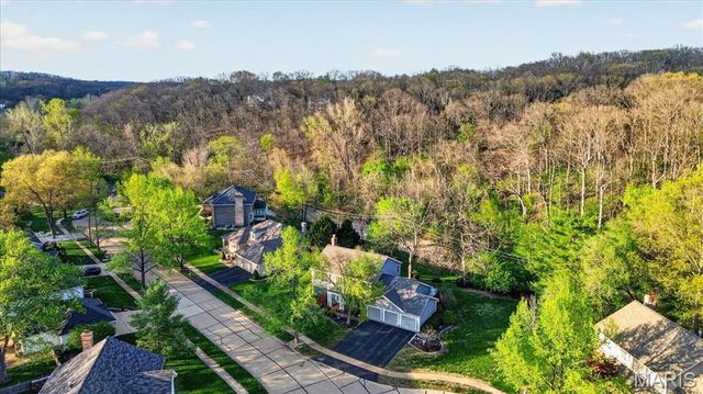 556 Red Rock Drive, Ballwin, MO 63011