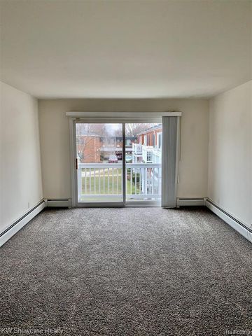 2440 Parmenter Boulevard 211, Royal Oak, MI 48073