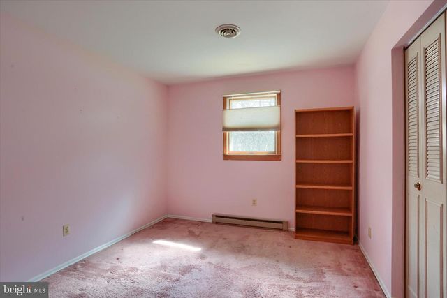 1132 LOOP DR, Harrisburg, PA 17112