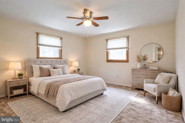 1132 LOOP DR, Harrisburg, PA 17112