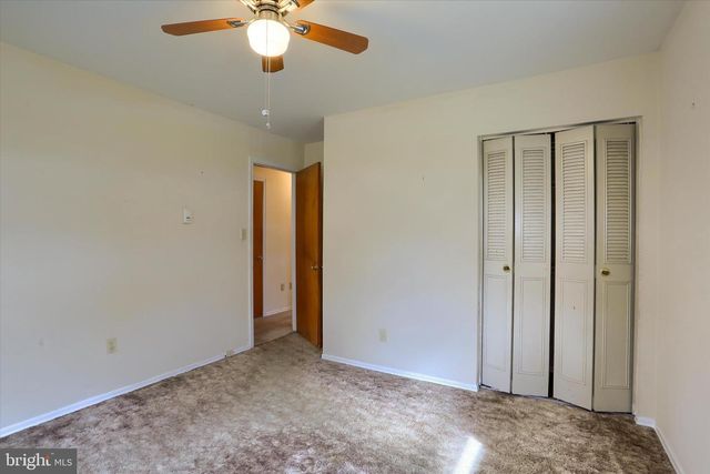 1132 LOOP DR, Harrisburg, PA 17112