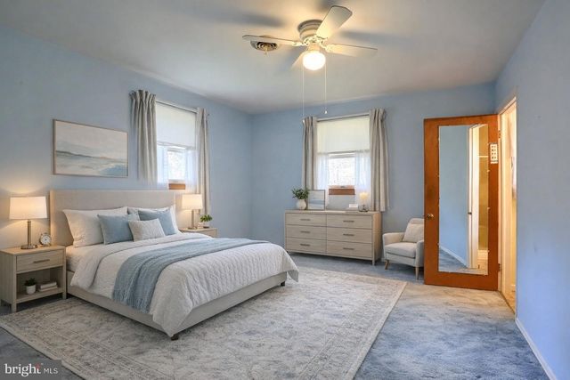 1132 LOOP DR, Harrisburg, PA 17112