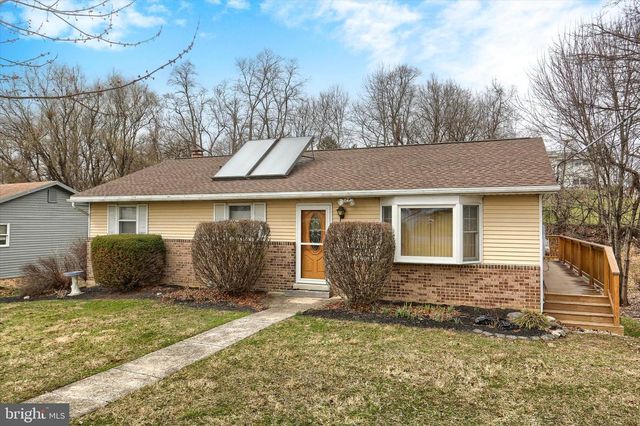 1132 LOOP DR, Harrisburg, PA 17112