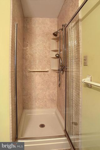 1132 LOOP DR, Harrisburg, PA 17112