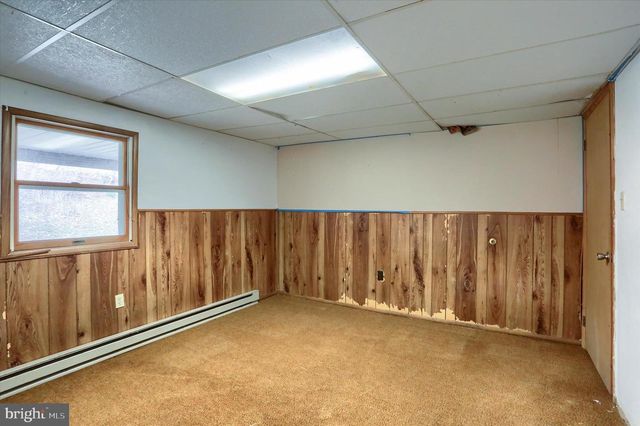 1132 LOOP DR, Harrisburg, PA 17112