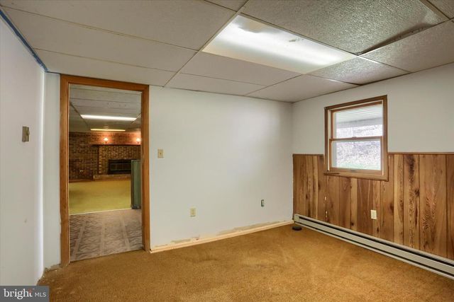 1132 LOOP DR, Harrisburg, PA 17112