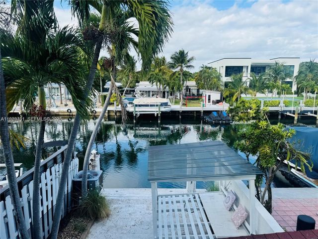 1987 NE 123rd St, North Miami, FL 33181