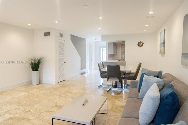 1987 NE 123rd St, North Miami, FL 33181