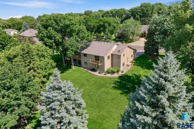 5109 S Sweetbriar Dr Drive, Sioux Falls, SD 57108
