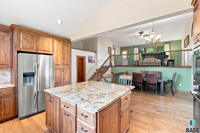 5109 S Sweetbriar Dr Drive, Sioux Falls, SD 57108