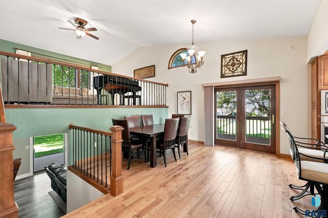 5109 S Sweetbriar Dr Drive, Sioux Falls, SD 57108