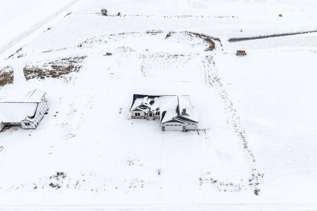 2712 WESTLINE ROAD, Suamico, WI 54313
