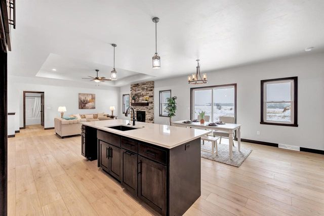 2712 WESTLINE ROAD, Suamico, WI 54313