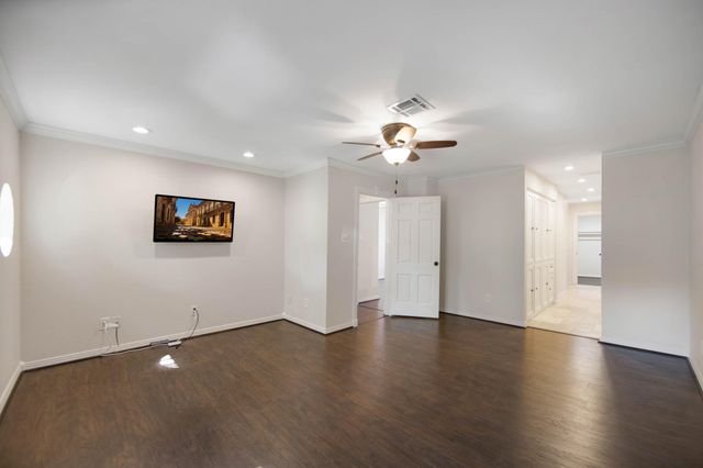 9621 Longmont Drive, Houston, TX 77063