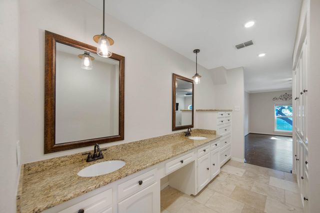 9621 Longmont Drive, Houston, TX 77063
