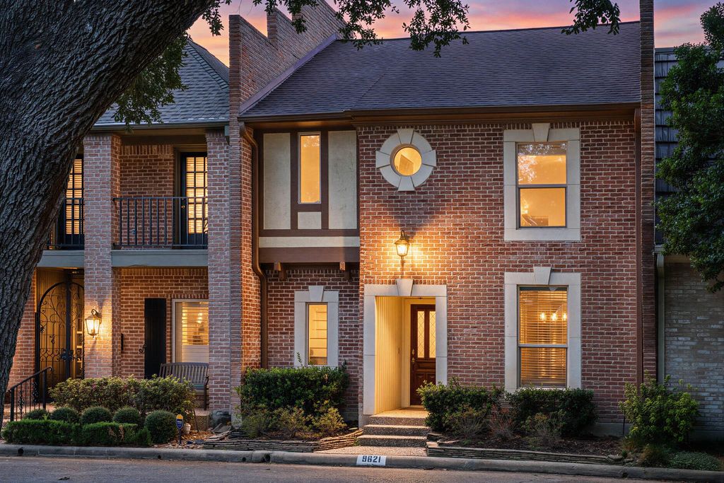 9621 Longmont Drive, Houston, TX 77063
