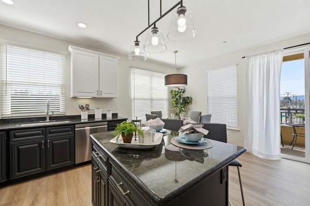 1445 Fruitdale Avenue 313, San Jose, CA 95128