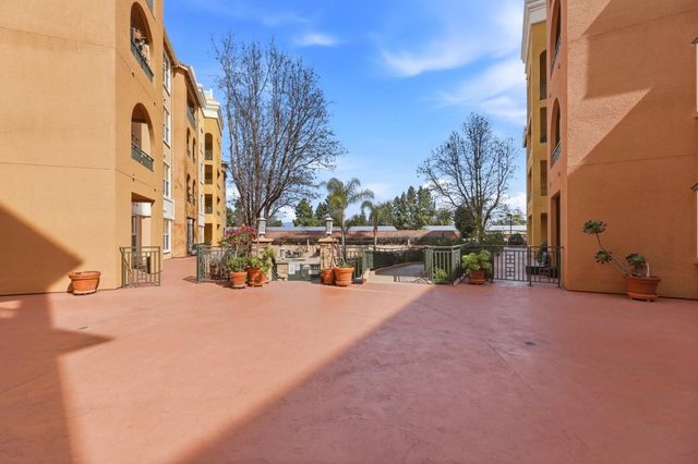 1445 Fruitdale Avenue 313, San Jose, CA 95128