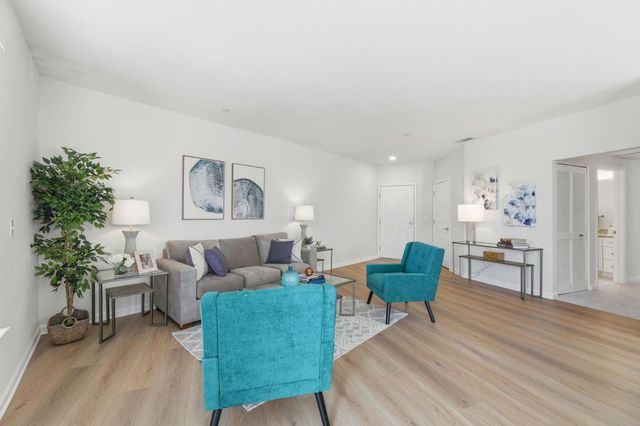 1445 Fruitdale Avenue 313, San Jose, CA 95128