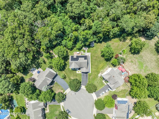702 Cedar Point Court, Toms River, NJ 08753