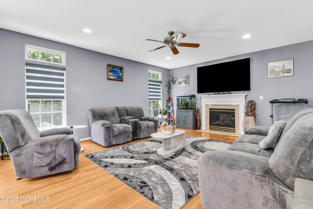 702 Cedar Point Court, Toms River, NJ 08753