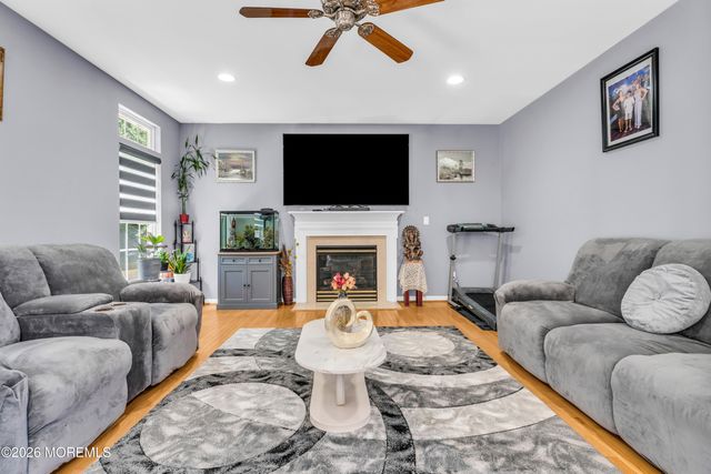 702 Cedar Point Court, Toms River, NJ 08753