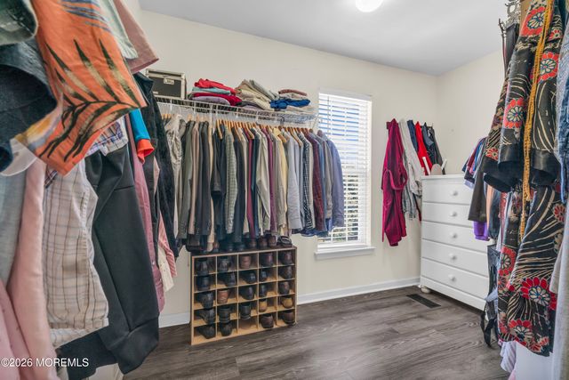702 Cedar Point Court, Toms River, NJ 08753