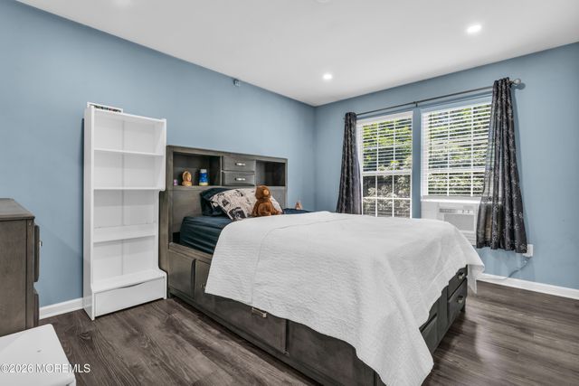 702 Cedar Point Court, Toms River, NJ 08753