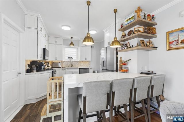 77 Scrivens Street, Totowa, NJ 07512