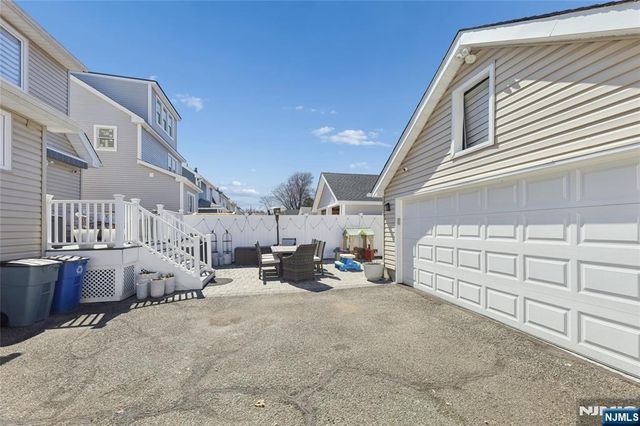 77 Scrivens Street, Totowa, NJ 07512