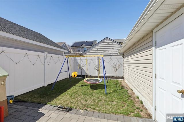 77 Scrivens Street, Totowa, NJ 07512