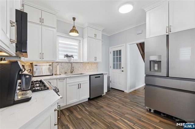 77 Scrivens Street, Totowa, NJ 07512