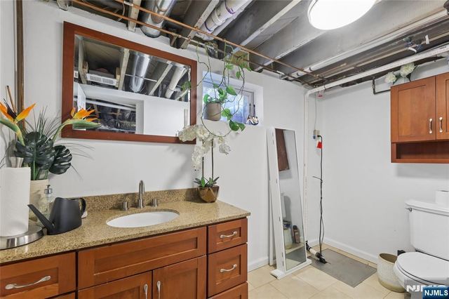 77 Scrivens Street, Totowa, NJ 07512