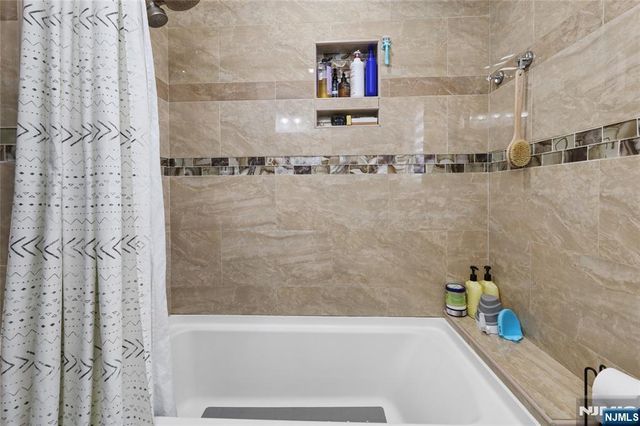 77 Scrivens Street, Totowa, NJ 07512