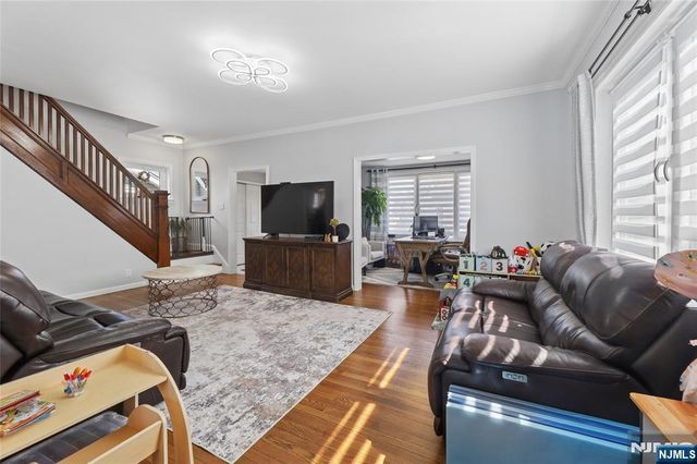 77 Scrivens Street, Totowa, NJ 07512