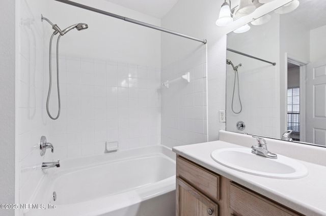 7800 POINT MEADOWS Drive, 613, Jacksonville, FL 32256