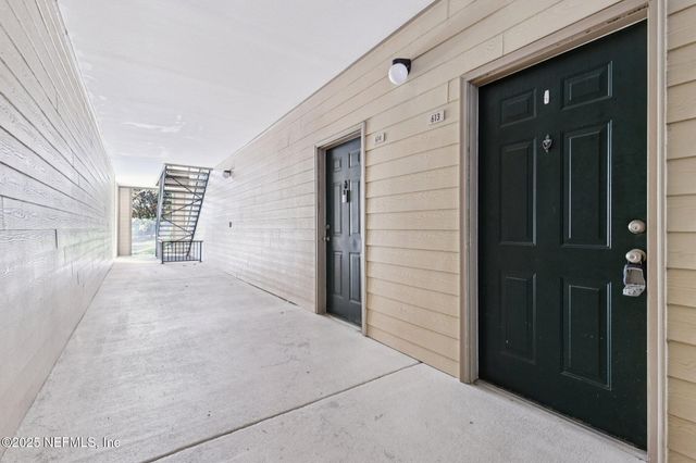 7800 POINT MEADOWS Drive, 613, Jacksonville, FL 32256