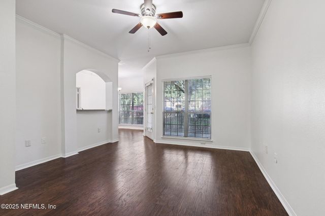 7800 POINT MEADOWS Drive, 613, Jacksonville, FL 32256