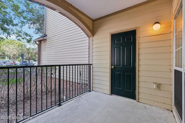 7800 POINT MEADOWS Drive, 613, Jacksonville, FL 32256