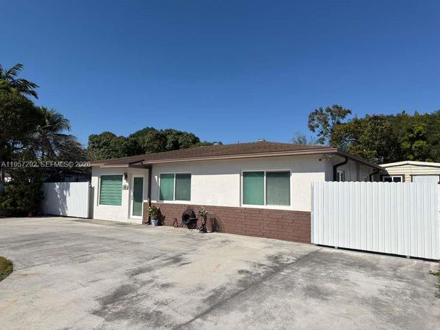 905 Atlantic Ave, Opa-locka, FL 33054