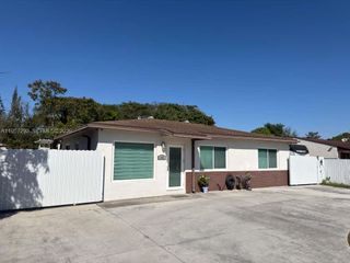 905 Atlantic Ave, Opa-locka, FL 33054