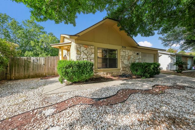 9726 HIDDEN CROSS, San Antonio, TX 78250