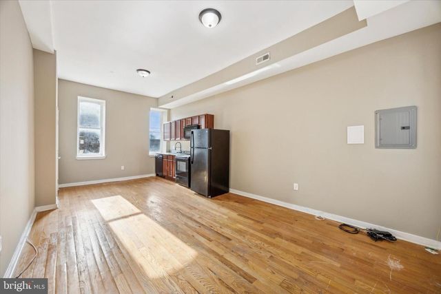 2439 N COLLEGE AVE, Philadelphia, PA 19121