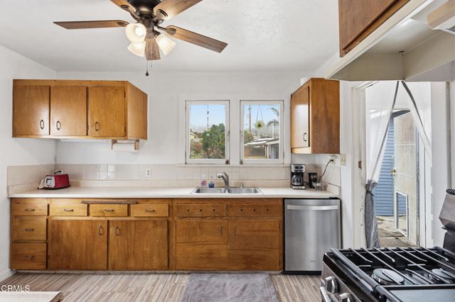 1813 Ocean Avenue, Ventura, CA 93001
