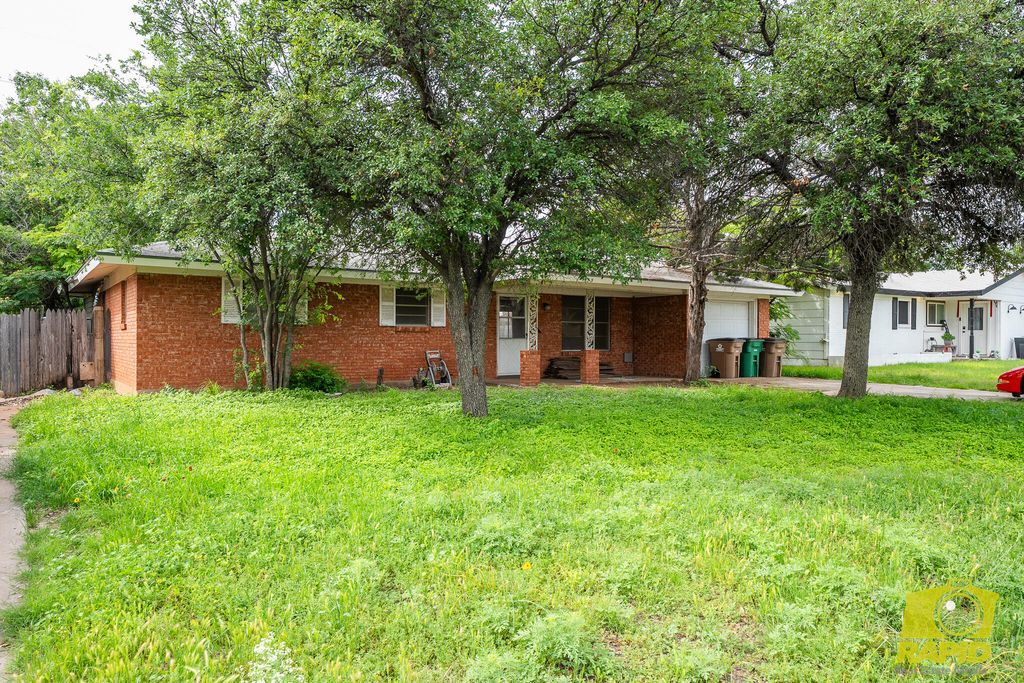 Image 2 of property listing at 1823 Edmund Boulevard, San Angelo, TX 76901