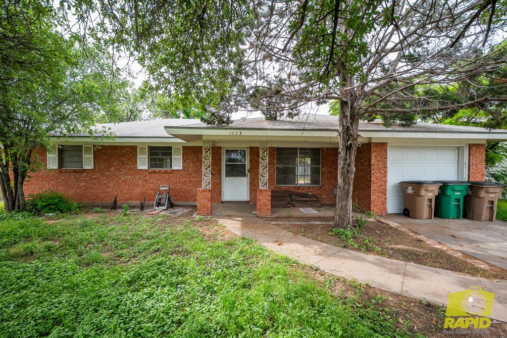 Image 3 of property listing at 1823 Edmund Boulevard, San Angelo, TX 76901