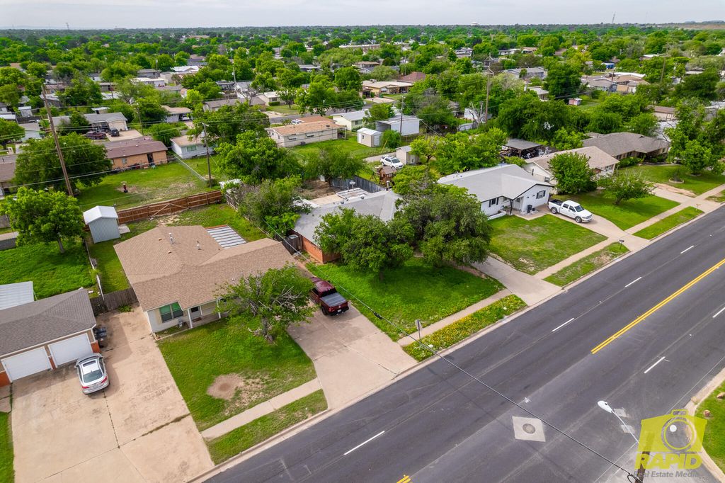 Image 37 of property listing at 1823 Edmund Boulevard, San Angelo, TX 76901