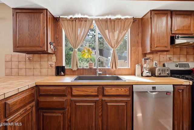 4915 Vejar Drive, Agoura Hills, CA 91301