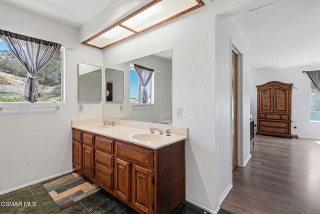 4915 Vejar Drive, Agoura Hills, CA 91301