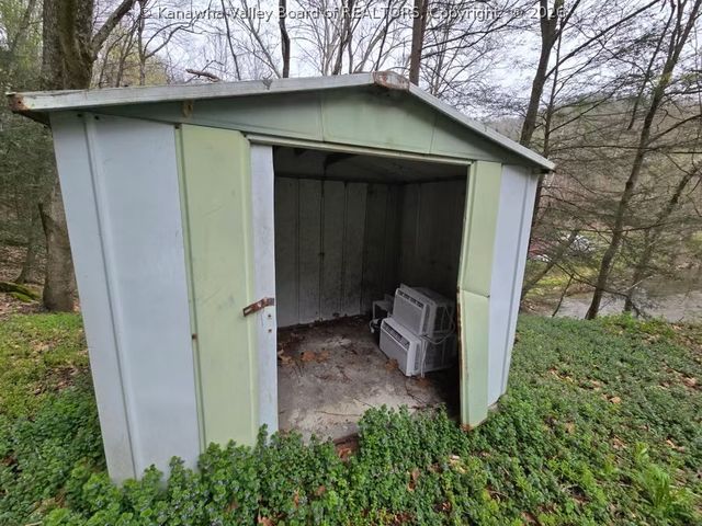 92 Mooney Lane, Charleston, WV 25314